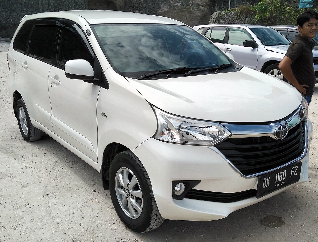 Compact MPV: Toyota Avanza, Calya, or similar